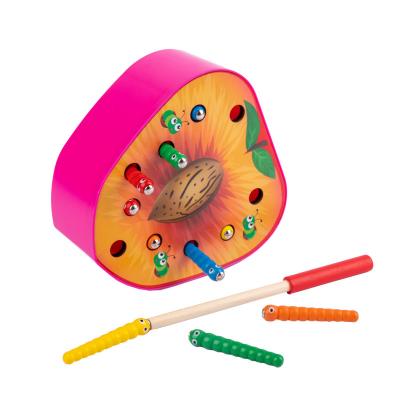 China Children's Learing Toys Baby High Quality Wooden Fruit Magnetience Worm Game Toddler Education Catch Toy for sale