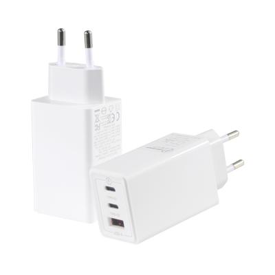 China European GaN Tech 3Ports 65W USB C USB-A QC3.0 Charger For Laptop White for sale