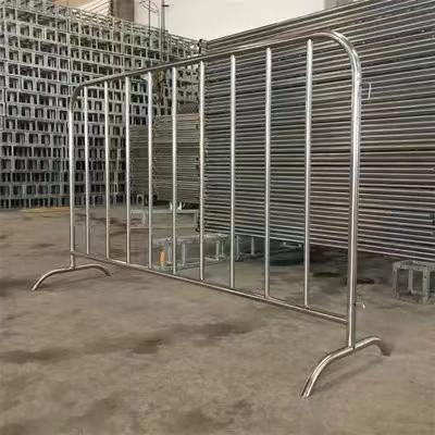 China Galvanized Road Safety Metal Pedestrian Crowd Control Barrier Temporary Fencing 1.1M for sale