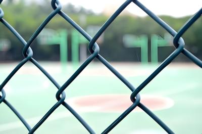 China 4MM PVC Coated Chain Link Fence Woven Diamond Chain Link Mesh Fence for sale