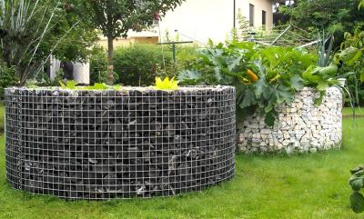 China 4mm Dia Welded Gabion Wire Mesh Basket Stone Cages Gabions for sale