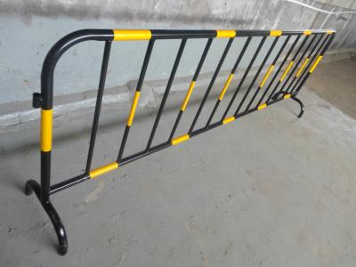 China 2M Hot Dipped Galvanized Crowd Control Barrier for Swimming Pool Events for sale