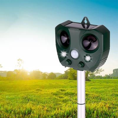 China Hot Sale Viable Outdoor Waterproof Solar Animal Solar Dog Bird Ultrasonic Pest Repeller Reflector for sale