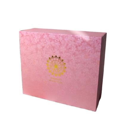 China Custom Materials Logo Luxury Recycled Gold Foil Clamshell Gift Box Pink Packaging For Wedding for sale