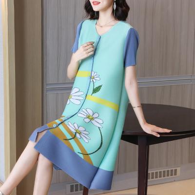 China New Anti-static Short Dress Fashion Pleated Big Sleeve Dress for sale