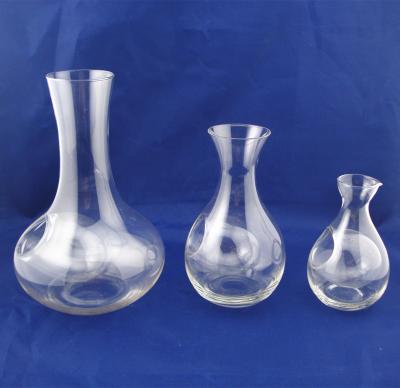 China Viable glass carafe glass decanter with hole for red wine for sale