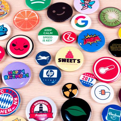 China Custom magnetic decorative promotion logo plastic material button round shape pin button badge for sale