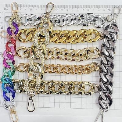 China Washable Metal Shoe Charms Chains Croc Charm Vendor Decoration Accessories For Women Ladies Clogs Sandal Shoes Croc Charm Chain for sale