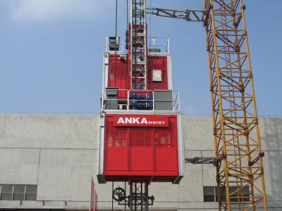 China Los constructores del emplazamiento de la obra ANKA alzan el elevador para el elevador de elevación de la construcción de la gente y de los materiales en Iraq en venta