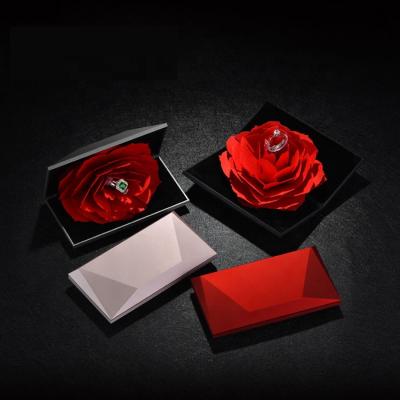 China Creative Eternal Proposal Ring Box Single Flower Exchange Ring Guorui Rose Flower Ring Box Wedding Velvet for sale