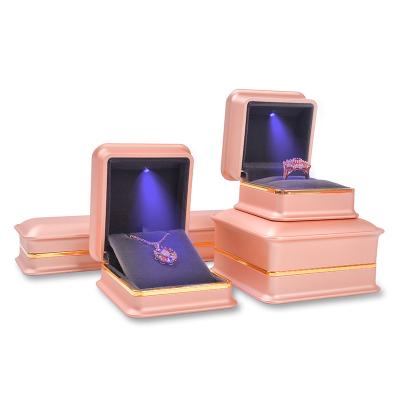 China Wholesale Custom Led Plastic+Paper+Suede+Customized Spray Paint Bracelet Necklace Ring Box Luxury Led Guorui Logo Jewelry Box for sale