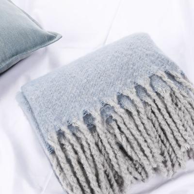 China Wholesale Blue Halloween Anti-pilling Knit Comfortable Heating Woven Throw Blankets For Christmas Gift for sale