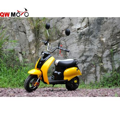 China QWMOTO CE 2019 2 wheeler scooter 350W kids electric scooter for sale F 90/65-6.5