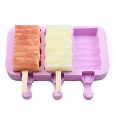 China Viable Good Mood DIY Popsicle Maker With Lid And Wooden Sticks Silicone Ice Cream Mold BPA Free Popsicle Mold for sale