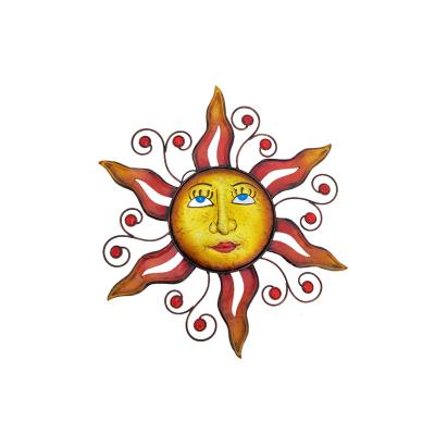 China Classic Custom Metal Sun Face Shape Hanging Decoration For Garden And Home for sale