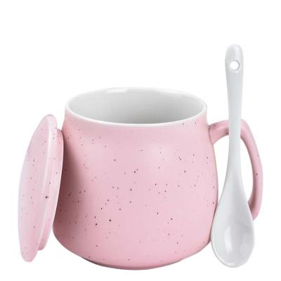 China Viable Nordic Natural White Spotted Latte Cup Pink Ceramic Mug With Spoon Lid Coffee Ceramic Mug for sale