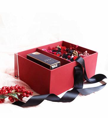 China Customized Recyclable Love And Rose Luxury Box Paper Luxury Jewelry Box for sale