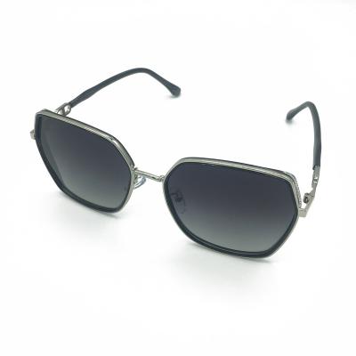 China Trendy, elegant and simple new style sunglasses 2021 fashion sunglasses for men and women for sale