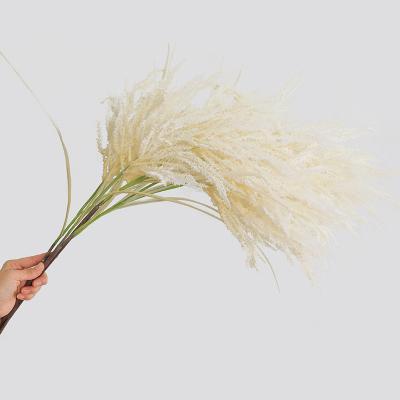 China Give Gray Beige Artificial Dried Pampas High Quality Large Fake Fluffy Grass For Sale for sale