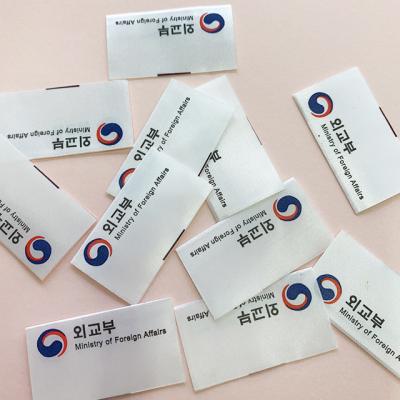 China Viable Cheap Vendor Fabric Accessories Printed Neck Label Clothing Labels Woven Label for sale