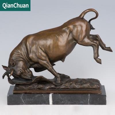 China Europe Indoor Bronze Carving Cow Ornaments Bull Animal Sculpture for sale