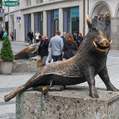 China Outdoor Metal Animal Sitting China Decoration Pig Sculpture Bronze Copper Boar Statue for sale