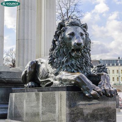 China China Outdoor Decoration The Lion Sitting At The Door Statue Classic Bronze Lion Sculpture for sale