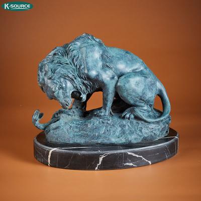 China China Metal Art Crafts Home Decoration Lion and Snake Sculpture Lion Fighting Bronze Statue for sale