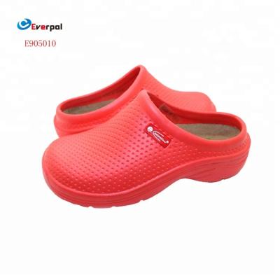 China EVA Ladies EVA Medical Clogs for sale