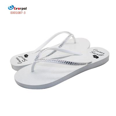 China Fashion Trend Classic Bling Thong Sandal Women White Flat Rubber Slipper Flip Flops Wholesale Lightweight for sale