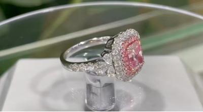 China 18K White Gold Classic Solitaire Custom Made Jewelry Fantastic Fancy Pink Diamond Ring for sale