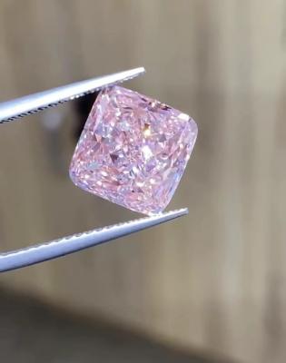 Chine Le laboratoire a créé le diamant rose synthétique lâche coloré de coupe de coussin des diamants 6CT à vendre