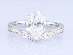 18k Pear Shape White Lab Grown Diamond Ring Princess Design For Gifts For Party