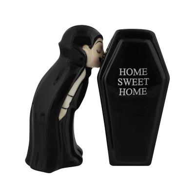 China Viable Vampire With Coffin Halloween Magnetic Ceramic Salt And Pepper Shakers for sale