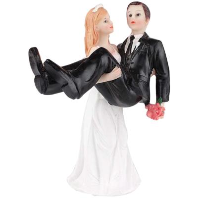 China Resin Ornaments Cake Topper Wedding Decoration Figurine For Couples Wedding Gift Europe Bride Groom Statue for sale