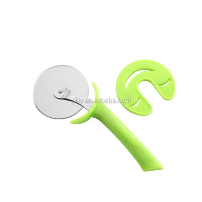 China 2021 Sustainable Hot Sellings Round Stainless Steel Pizza Cutter With Safely Protector Sheath for sale