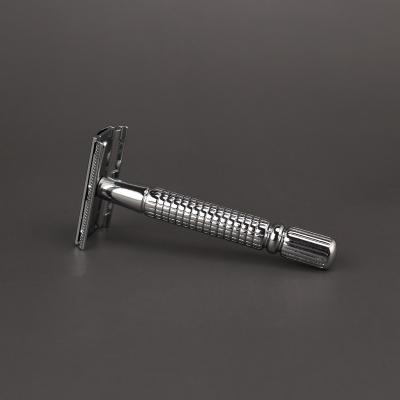 China High Quality Twin Blade Chrome Color Lightweight Metal Safety Razor For Baber Shaving for sale