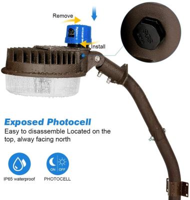 China Residential Dusk-to-Dawn DLC Listed IP65 Led Yard Barn Light With Photocell for sale