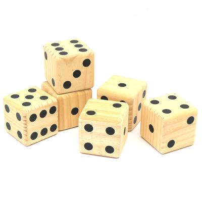 China OEM Wood Wooden Dice Games Set Playing Yard Dice for sale