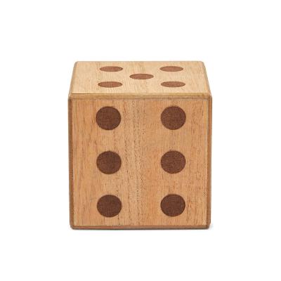 China OEM Wood Wooden Dice Games Set Playing Yard Dice for sale