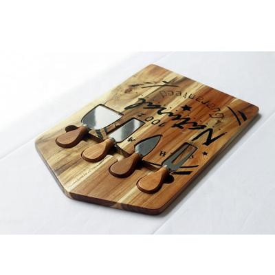 China Sustainable Europe Style Eco-friendly Cheese Board With Cutlery Set With Cheese Knife Wooden Cheese Board for sale