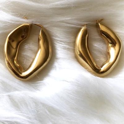 China Trendy Fashion Chunky Brass Hoops 18k Gold Hoop Earrings For Women for sale