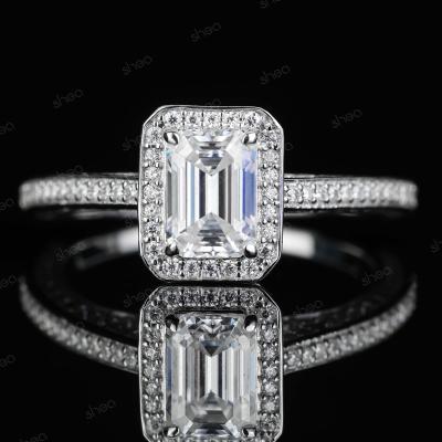 China Halo Factory Wholesale Price 925 Sterling Silver 1ct Emerald Cut VVS Halo Engagement Ring Fine Forehead Jewelry Unisex for sale