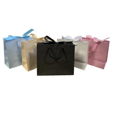 China Factory Customized Recyclable Matte Fashion Kraft Paper Christmas Gift Recyclable Corrugated Bag for sale