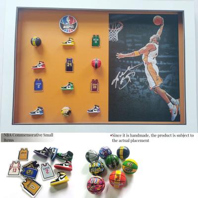 China Gallery Wall Sets 'Club Basketball Star' Painting Featuring Jordan and LeBron James in Customized Color for sale