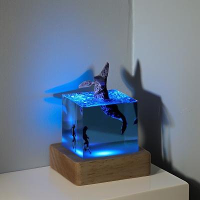 China Eco-friendly Shark Diver LED Resin Lamp Oceano Atmosfera Luz de mesa para quarto das crianças à venda