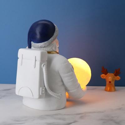 China Multi-piece Package Modern Resin Astronaut Night Lights for Rope Format Garden Decor for sale