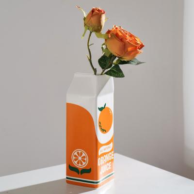 China Geschenkenwinkels Tafelvase Contemporary Small Orange Ceramic Vase voor moderne woningversiering Te koop