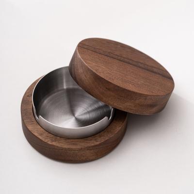 China Stylish Round Ashtray with Custom Logo and Portable Stainless Steel Tobacco Stand for sale