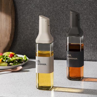 China Stocked Household Kitchen Glass Oil Jug Soy Sauce Vinegar Bottle Seasoning Jar With Vinegar Leak-Proof Oil Jar for sale